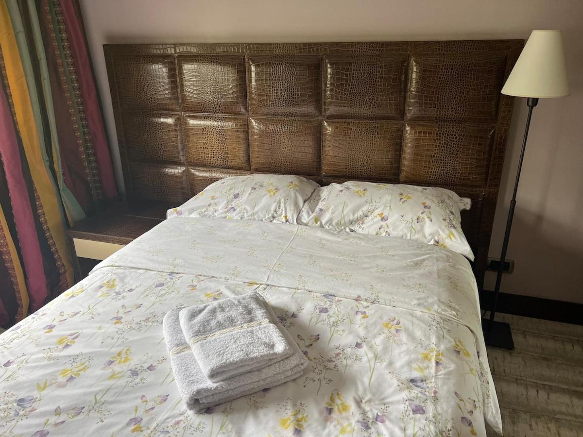 Studio Dans Le Quartier Luxe Neuilly-sur-Seine Esterno foto